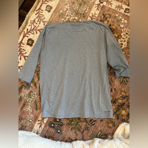 Nike Men's 3/4 Long Sleeve Gray Dri-Fit Tee - Picture 4 of 5
